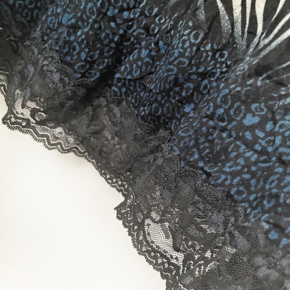 Almost Famous blue ombré fancy tank top. Juniors Size M. - Picture 9 of 9